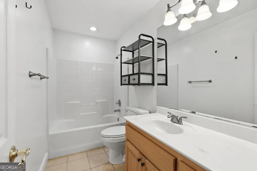 118 Brenda LN Clayton, GA 30525