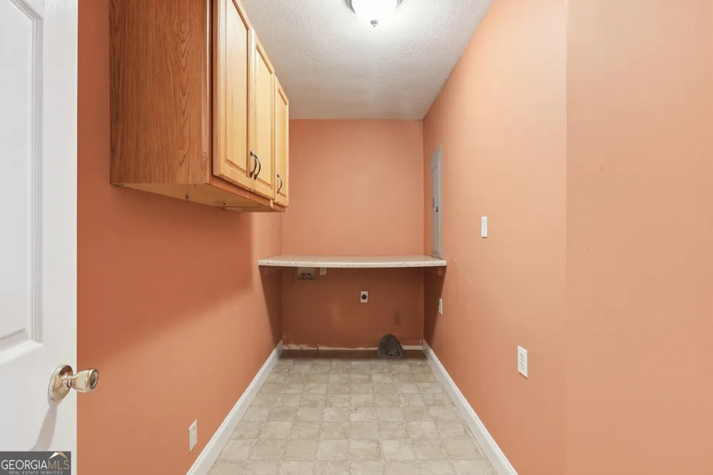118 Brenda LN Clayton, GA 30525