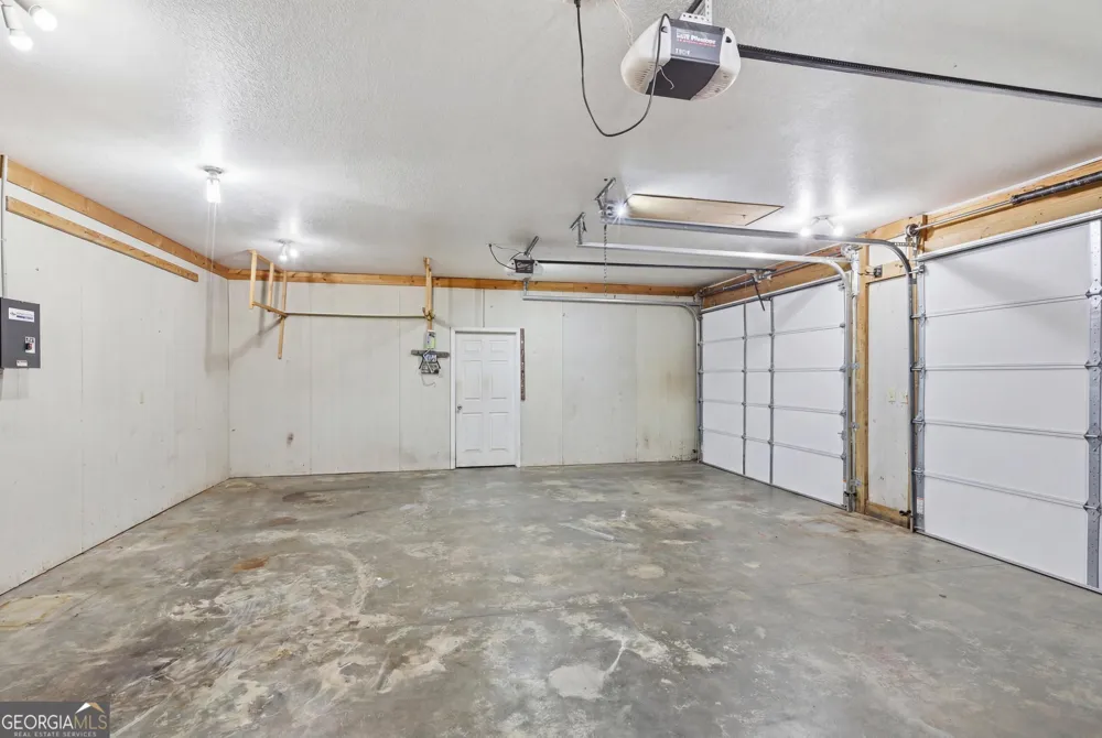 118 Brenda LN Clayton, GA 30525
