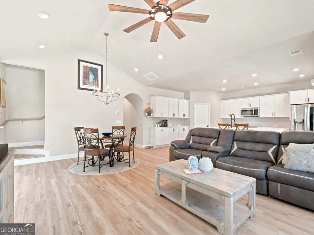 107 Red Cloud WALK Waleska, GA 30183