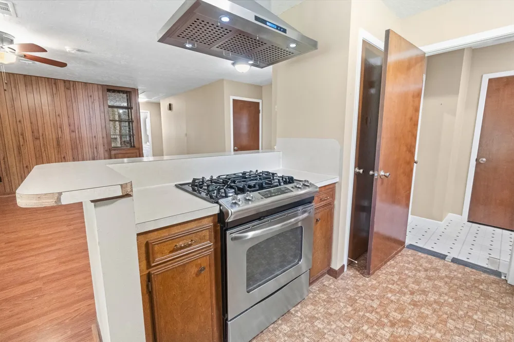 108 Meadow Creek Drive Schulenburg, TX 78956