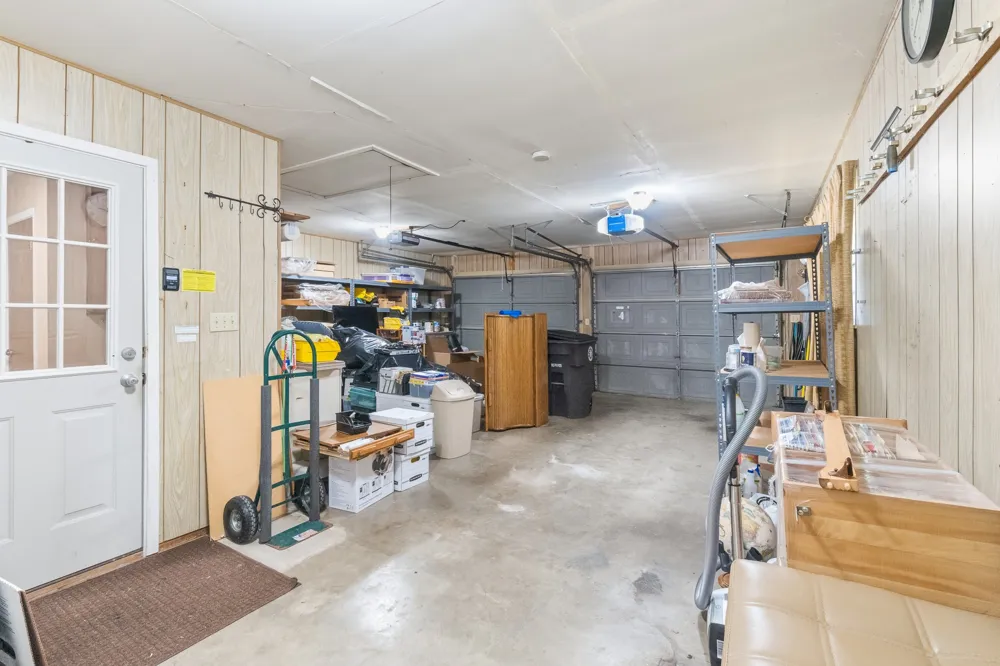 108 Meadow Creek Drive Schulenburg, TX 78956