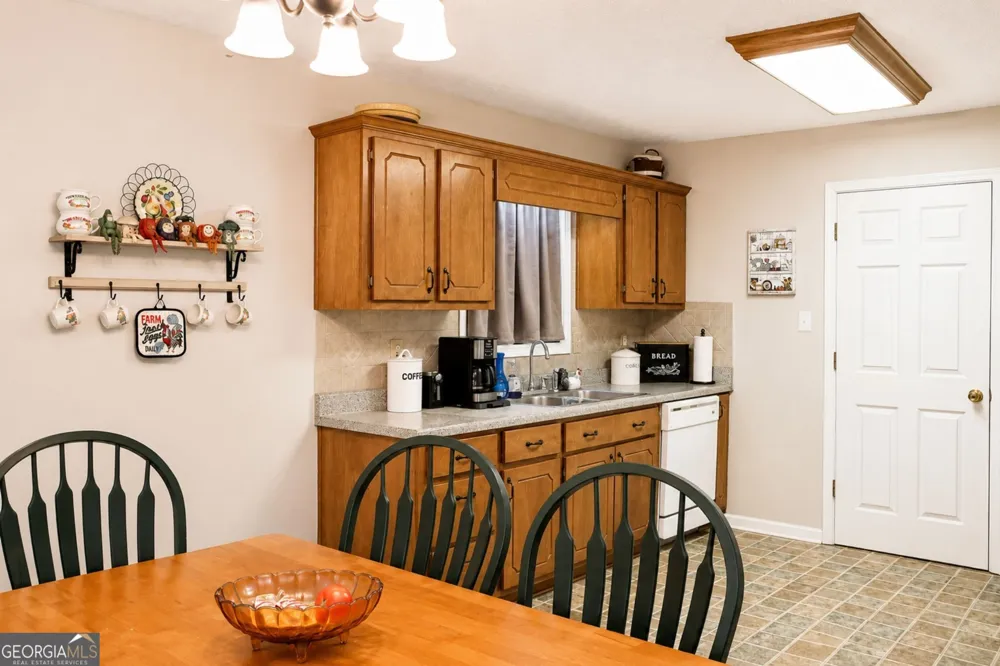 523 S River DR Jackson, GA 30233