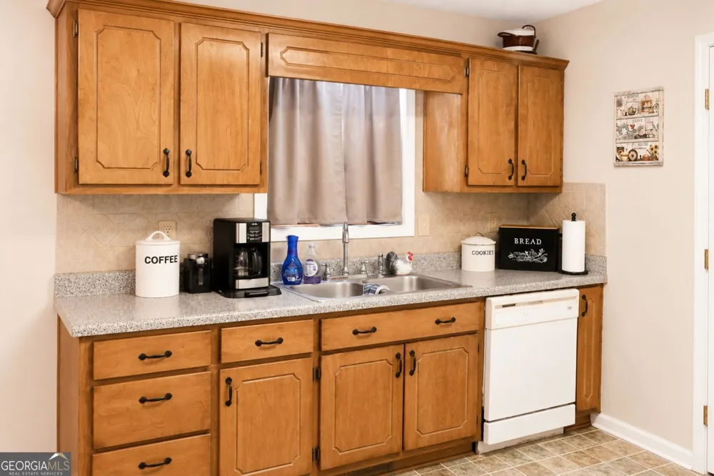523 S River DR Jackson, GA 30233