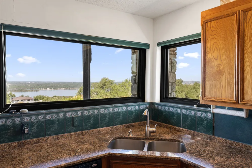4005 Paloma Circle Lakeway, TX 78734