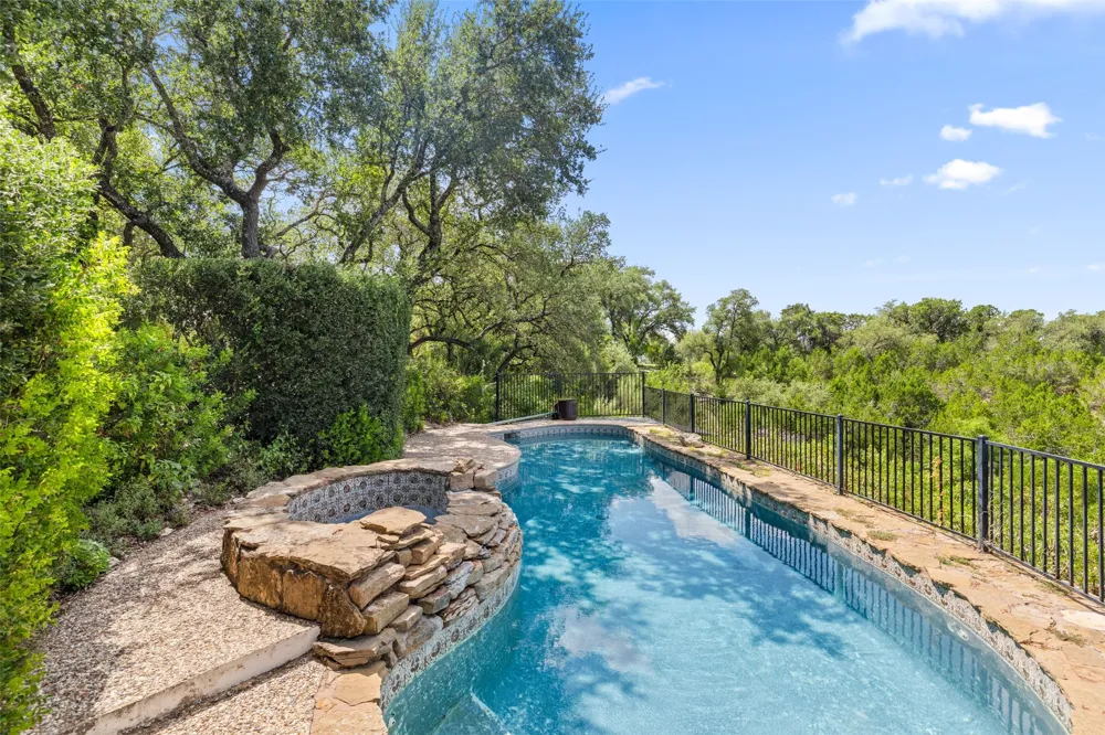 4005 Paloma Circle Lakeway, TX 78734