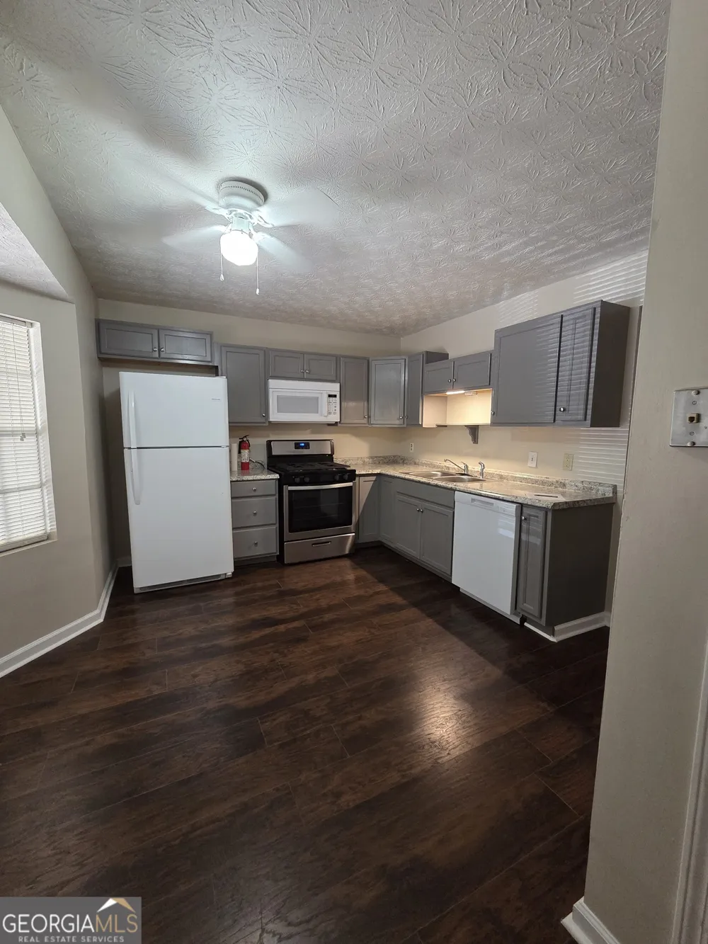 140 Hunters LN Fayetteville, GA 30215