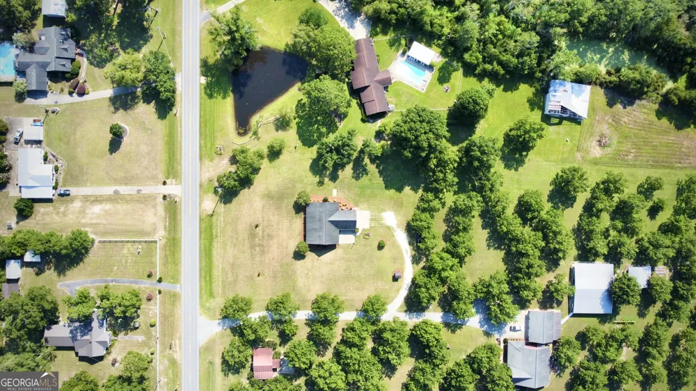 2402 Zoar RD Baxley, GA 31513