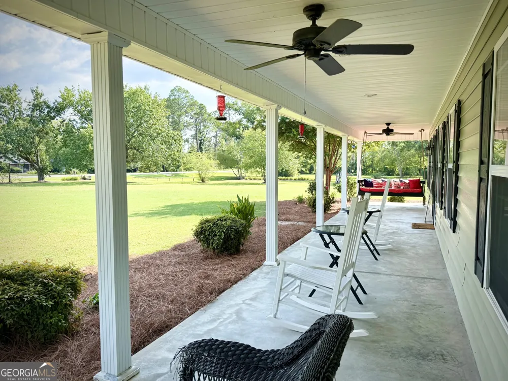 2402 Zoar RD Baxley, GA 31513