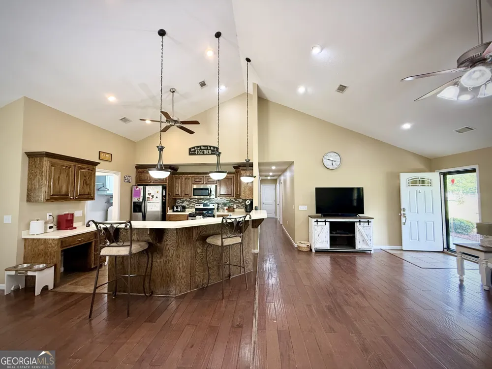 2402 Zoar RD Baxley, GA 31513