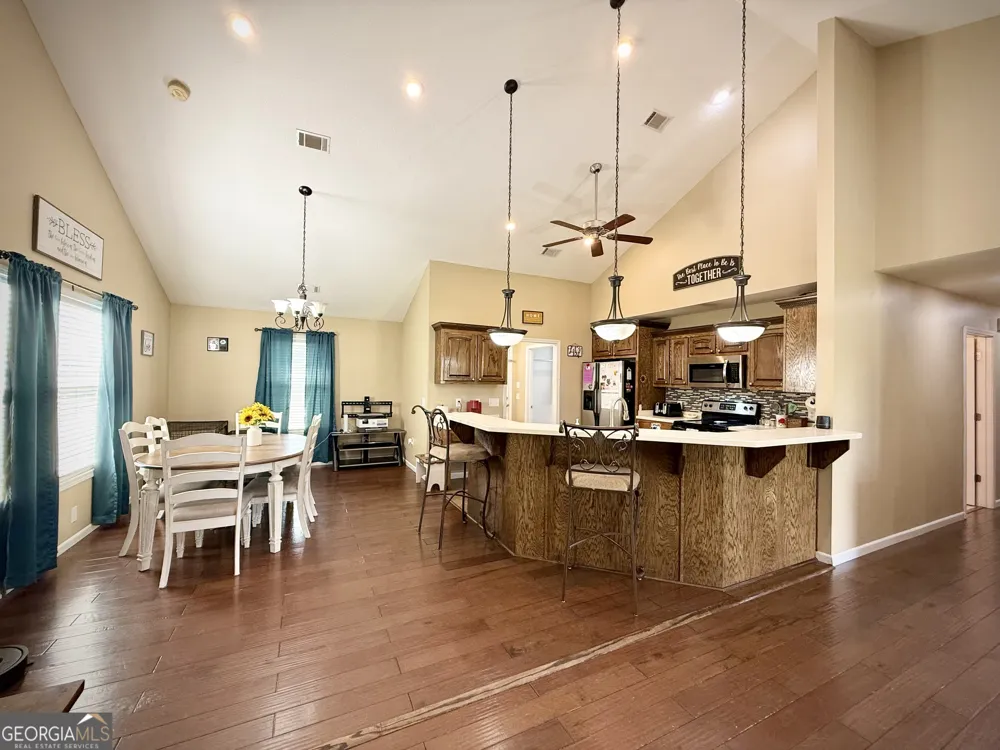 2402 Zoar RD Baxley, GA 31513