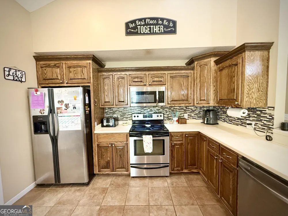 2402 Zoar RD Baxley, GA 31513