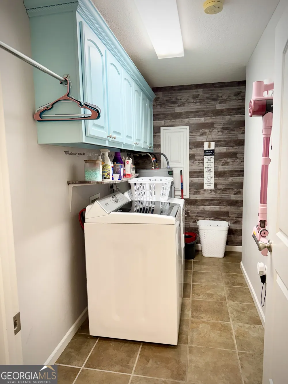 2402 Zoar RD Baxley, GA 31513