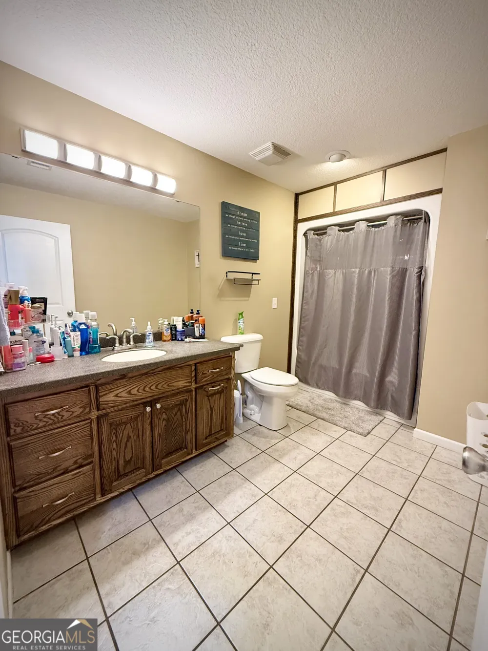 2402 Zoar RD Baxley, GA 31513
