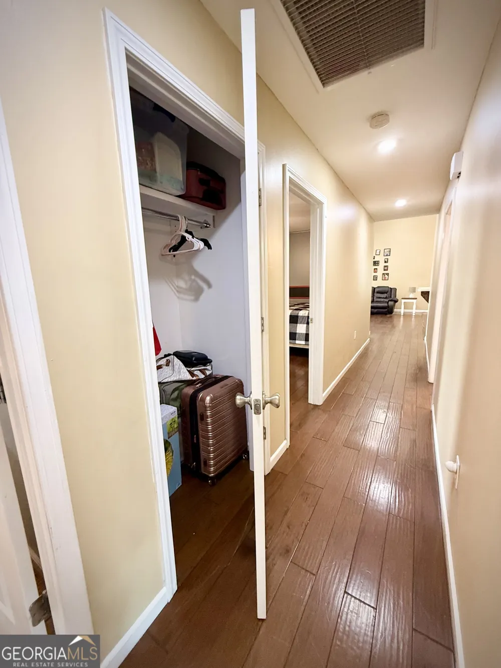 2402 Zoar RD Baxley, GA 31513