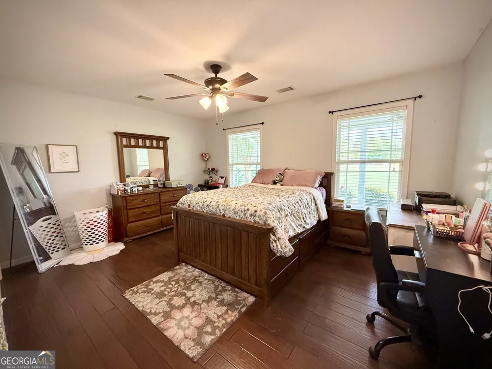 2402 Zoar RD Baxley, GA 31513