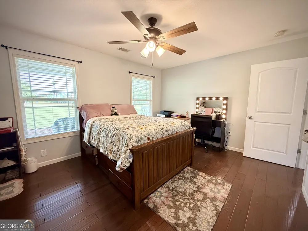 2402 Zoar RD Baxley, GA 31513