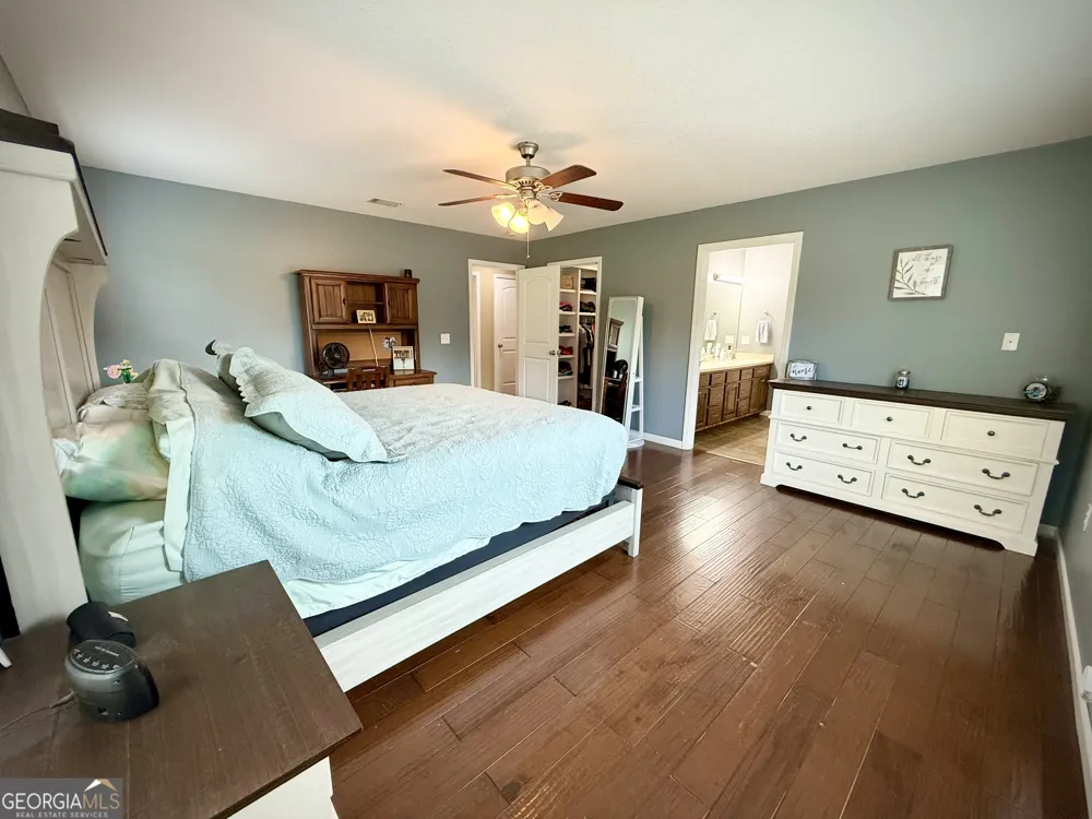 2402 Zoar RD Baxley, GA 31513