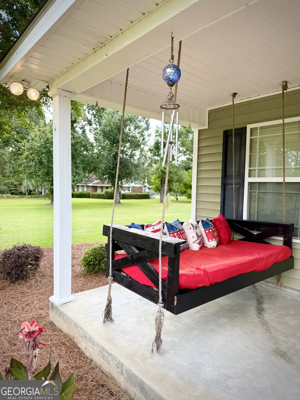 2402 Zoar RD Baxley, GA 31513
