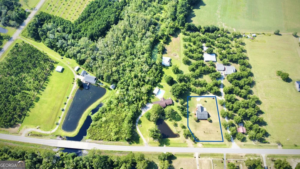 2402 Zoar RD Baxley, GA 31513