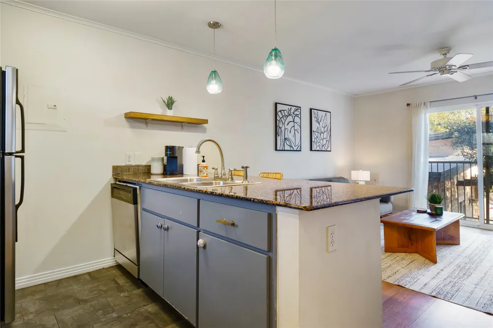 1422 Collier Street #214 Austin, TX 78704