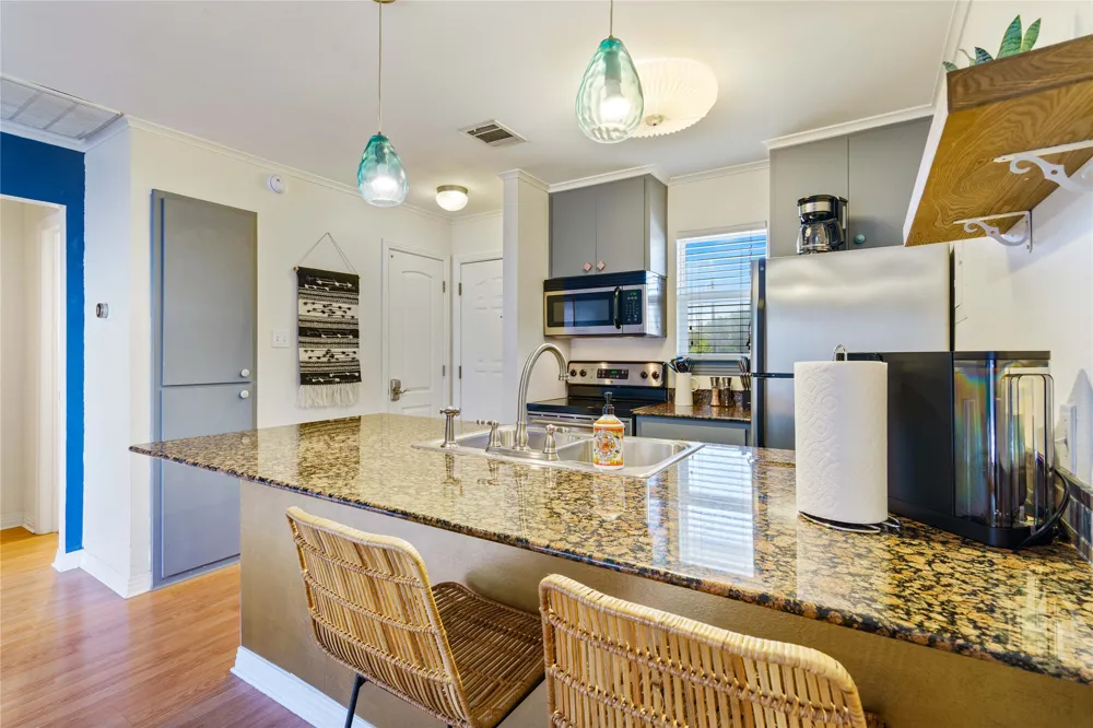 1422 Collier Street #214 Austin, TX 78704