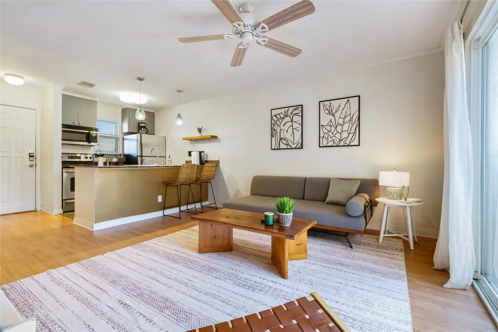 1422 Collier Street #214 Austin, TX 78704
