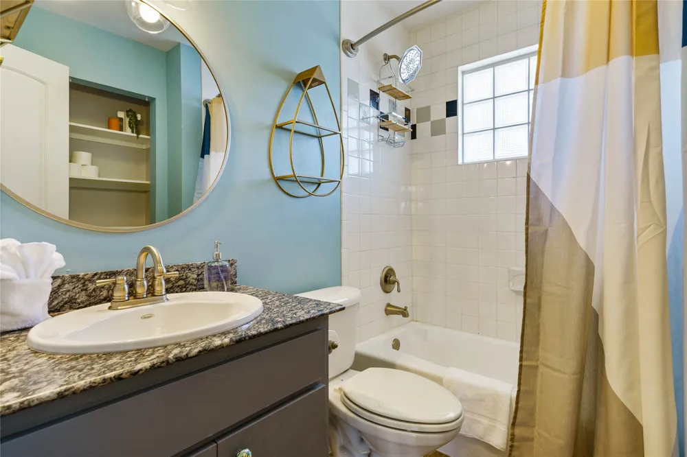 1422 Collier Street #214 Austin, TX 78704