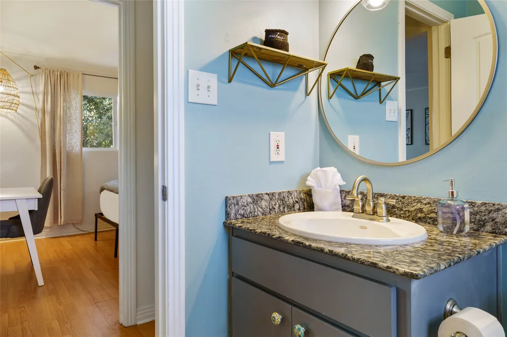 1422 Collier Street #214 Austin, TX 78704