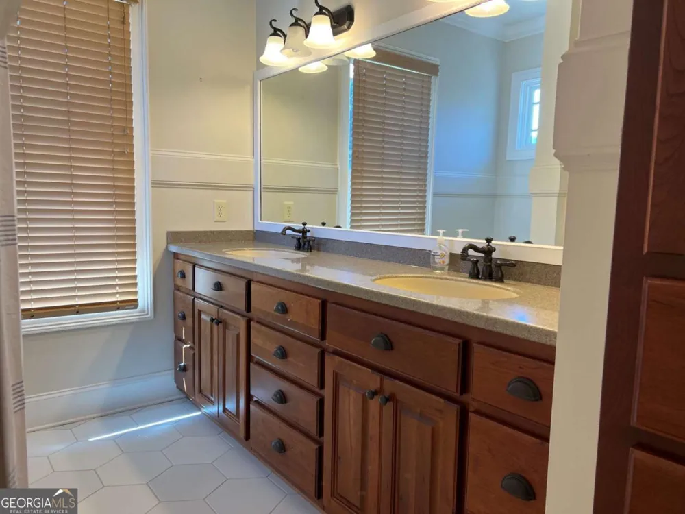 2261 Eastgate DR E Hiawassee, GA 30546