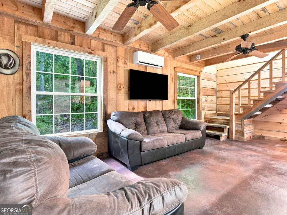 50 Pigeon Creek RD Blue Ridge, GA 30513