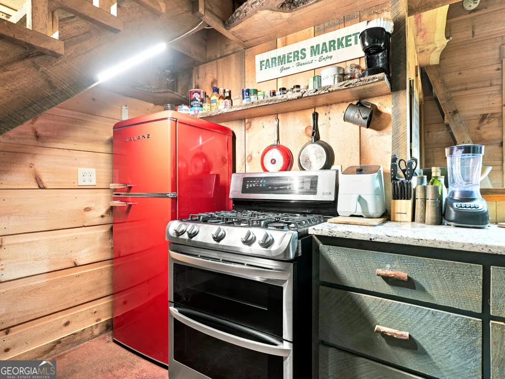 50 Pigeon Creek RD Blue Ridge, GA 30513