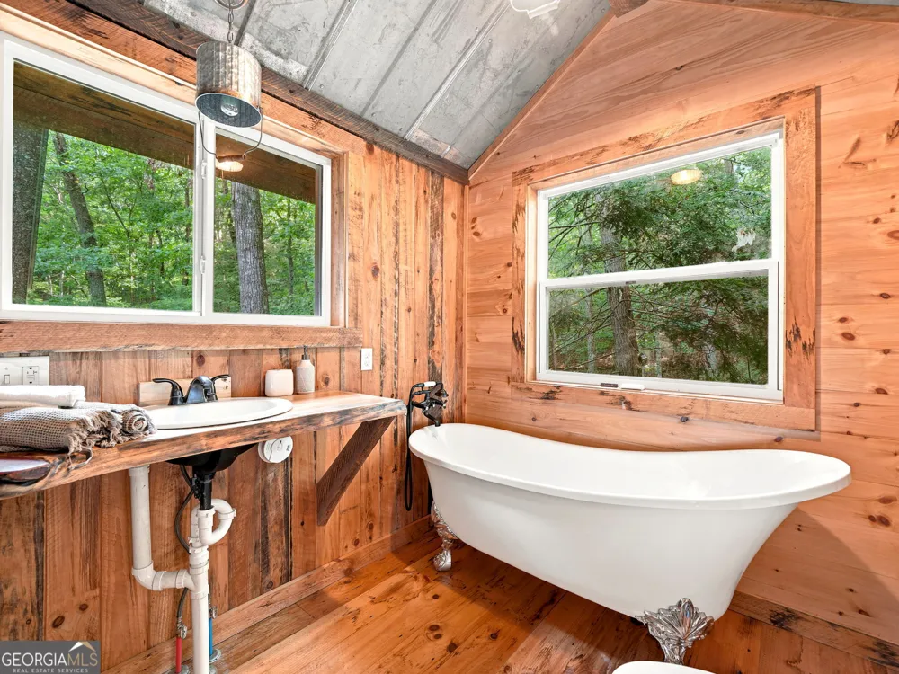 50 Pigeon Creek RD Blue Ridge, GA 30513