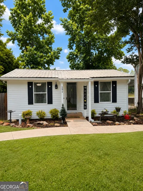 191 Cherokee DR