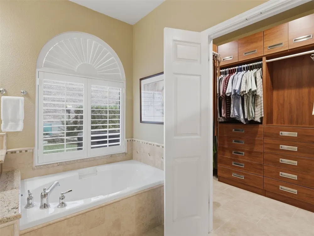 701 Moss Wood Schertz, TX 78154