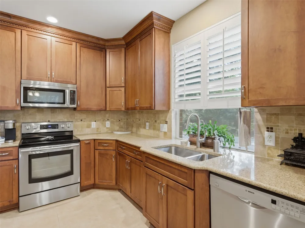 701 Moss Wood Schertz, TX 78154