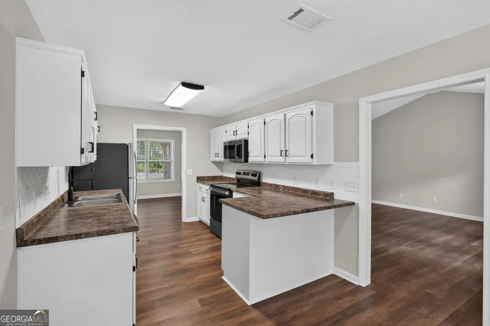 822 Lakeview CT Hinesville, GA 31313