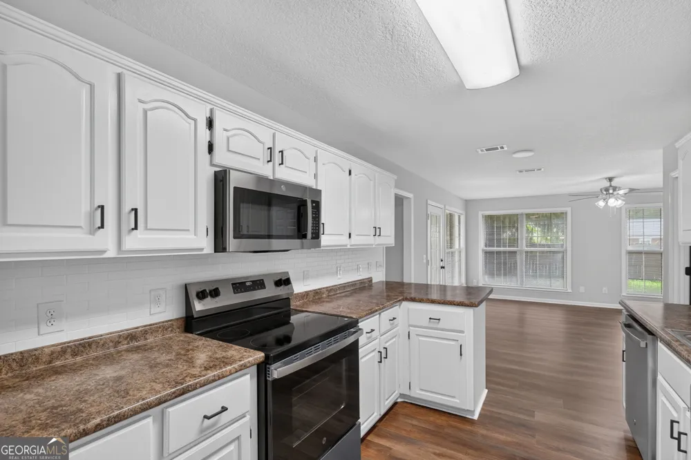 822 Lakeview CT Hinesville, GA 31313