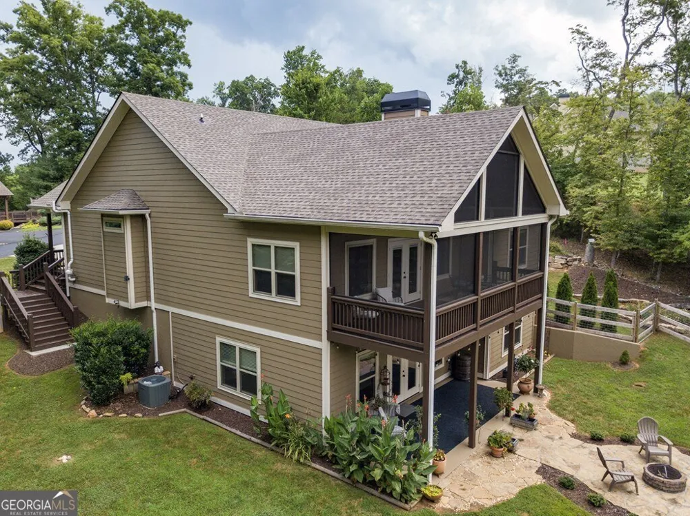 2068 Gallatin RD Young Harris, GA 30582
