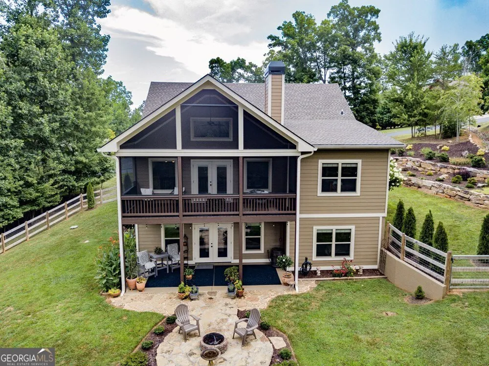 2068 Gallatin RD Young Harris, GA 30582