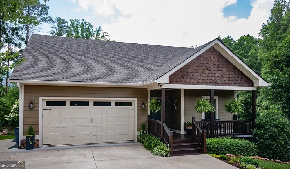 2068 Gallatin RD Young Harris, GA 30582