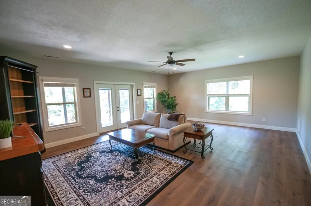 2068 Gallatin RD Young Harris, GA 30582