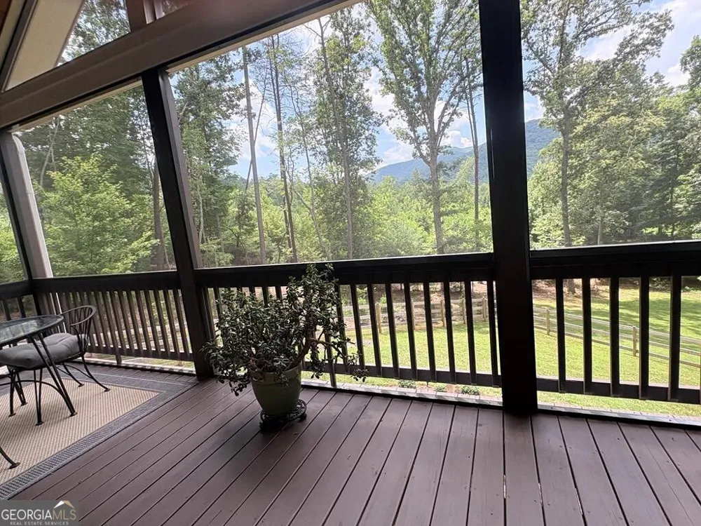 2068 Gallatin RD Young Harris, GA 30582