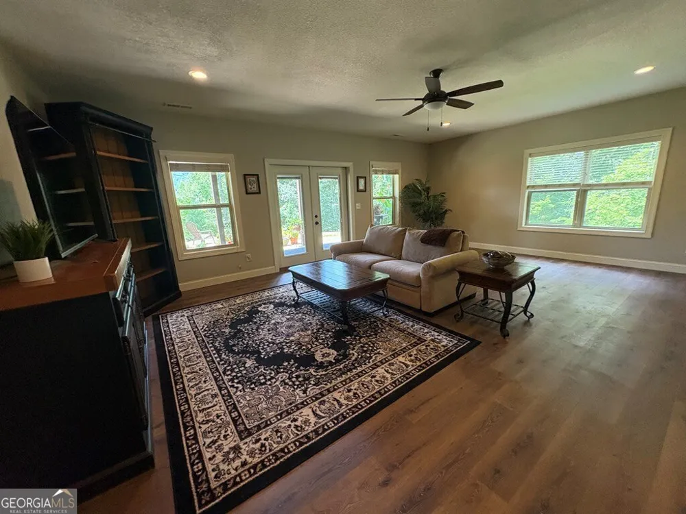 2068 Gallatin RD Young Harris, GA 30582