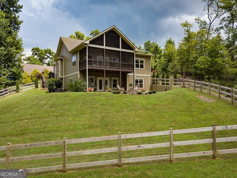 2068 Gallatin RD Young Harris, GA 30582
