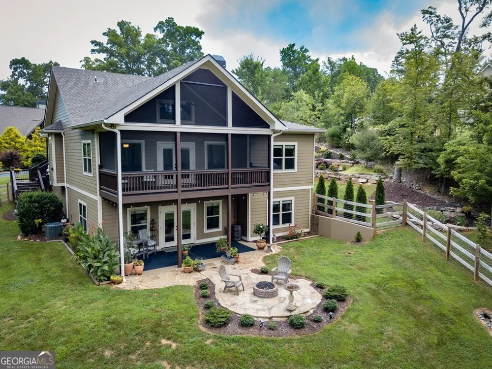 2068 Gallatin RD Young Harris, GA 30582