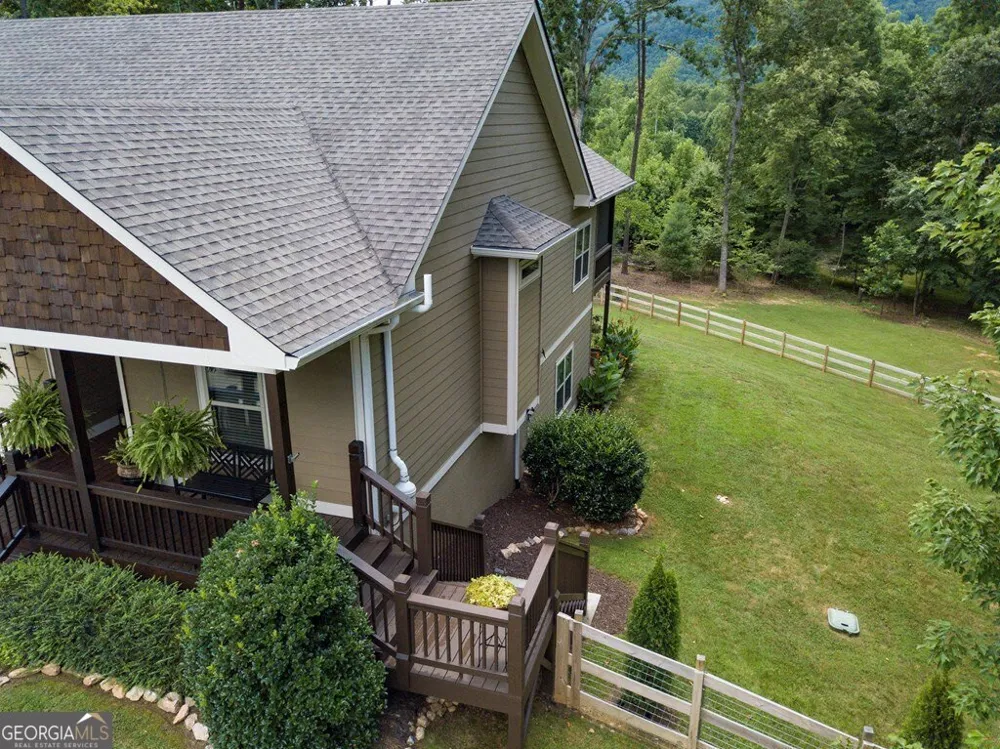 2068 Gallatin RD Young Harris, GA 30582
