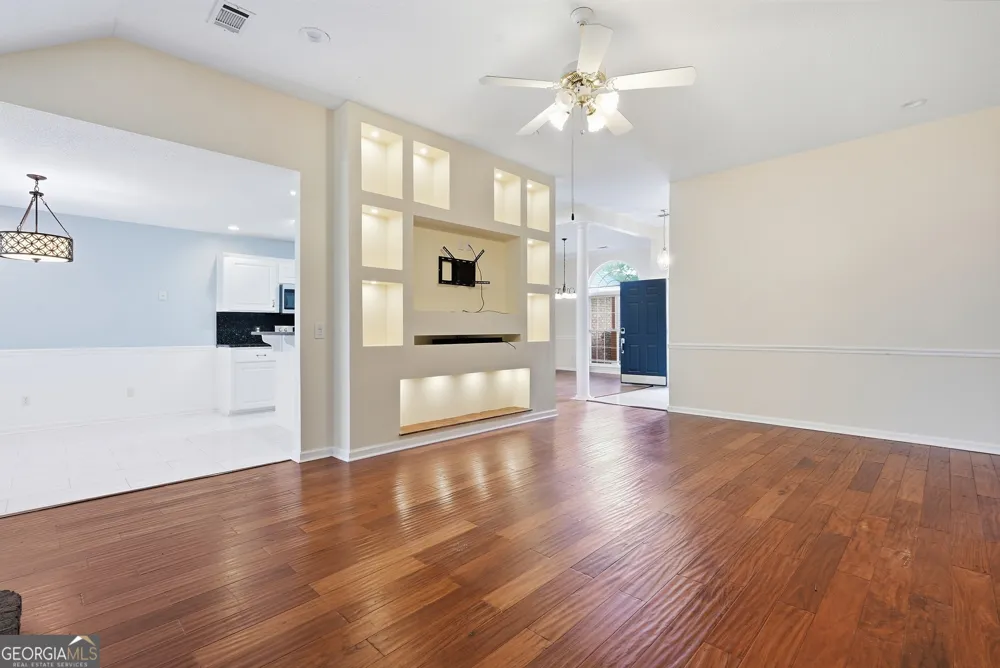 197 Young WAY Richmond Hill, GA 31324