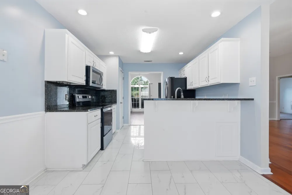 197 Young WAY Richmond Hill, GA 31324