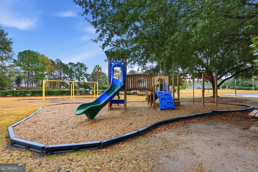 197 Young WAY Richmond Hill, GA 31324